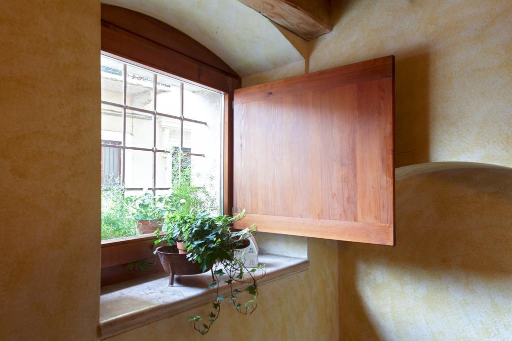 B&B Borgo Re Teodorico เวโรนา ภายนอก รูปภาพ