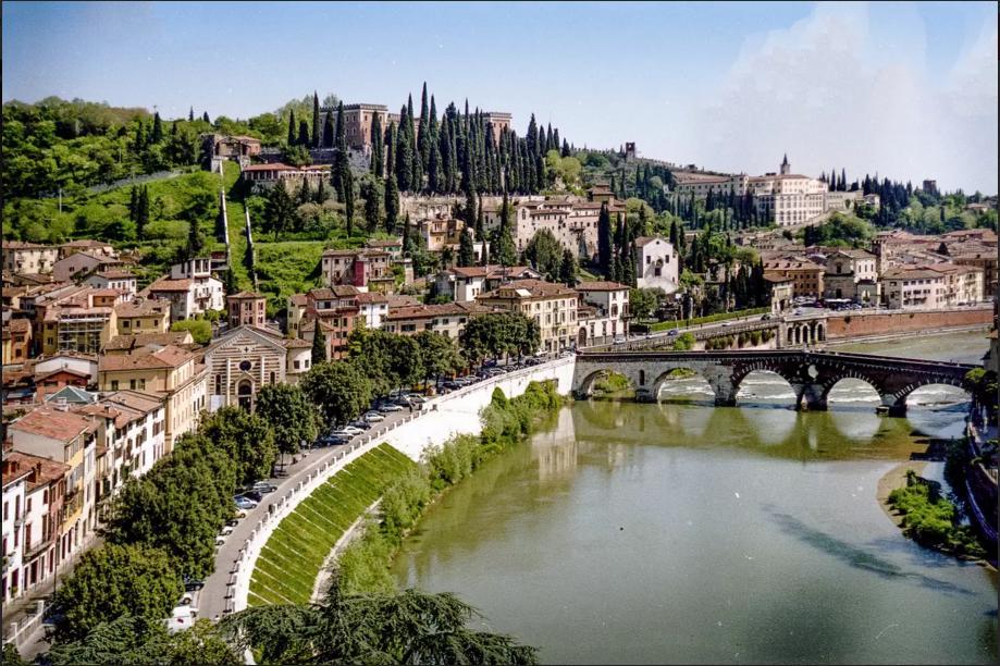 B&B Borgo Re Teodorico เวโรนา ภายนอก รูปภาพ
