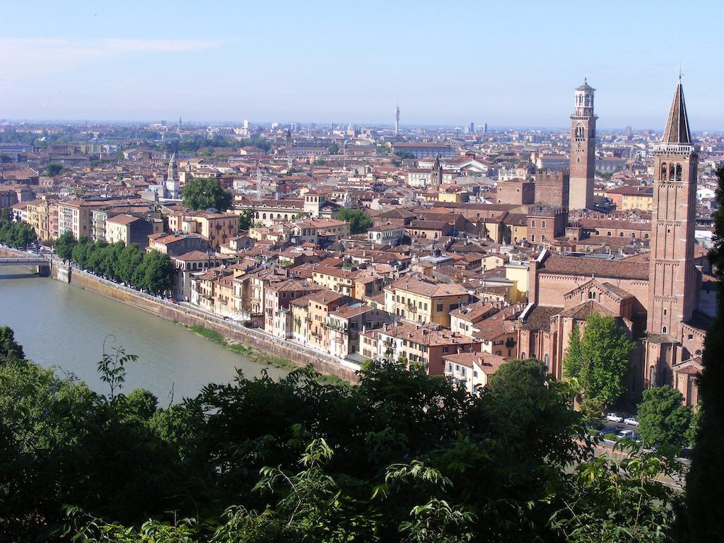 B&B Borgo Re Teodorico เวโรนา ภายนอก รูปภาพ